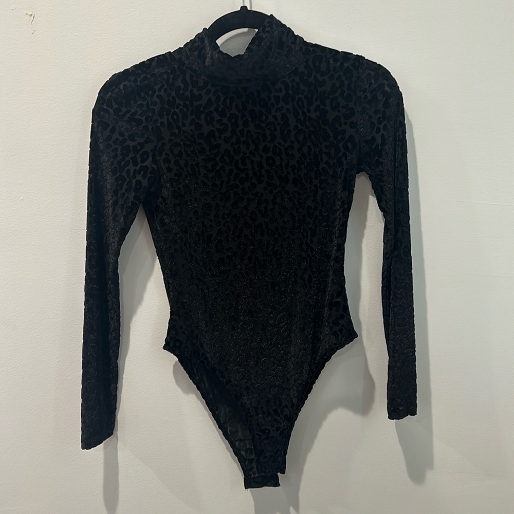 SHEIN black leopard velvet bodysuit